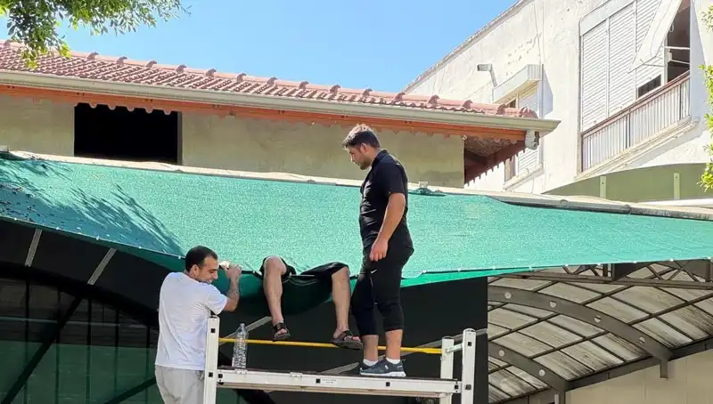 Dengesini Kaybedip Balkondan Düşen Genç, Hayata Tutunmayı Başardı!