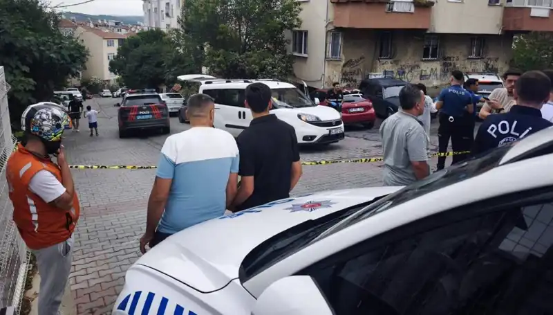 İstanbul'da Silahlı Saldırı Gerilimi: Kimliği Belirsiz Saldırgan Bir Kişiyi Hayatından Etti
