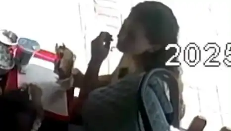 Saçını Tostunun İçine Koyarak Şok Eden Kadın Olayı İnanılmaz!