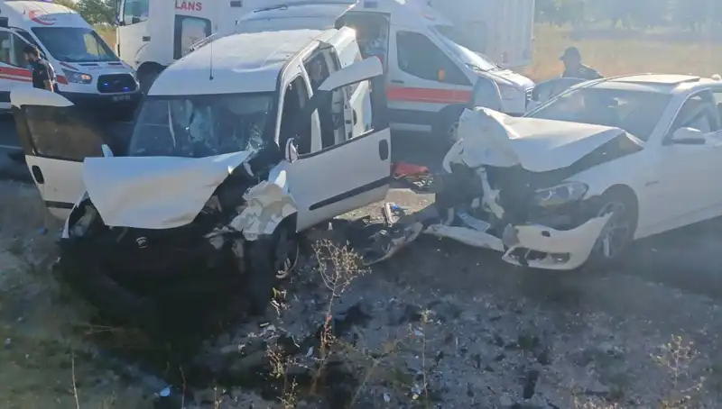 Nevşehir'de Faciaya Varacak Kaza: 14 Yaralı, Detaylar Ortaya Çıkıyor
