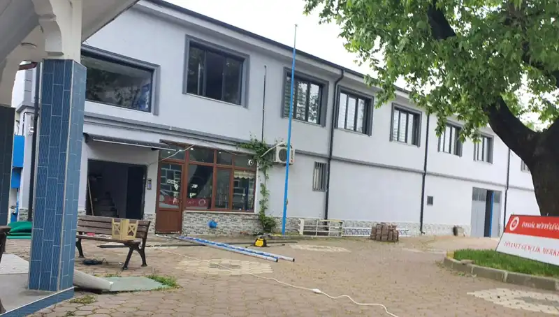 Tabela Montajı Kazası: 3 Metre Yükseklikten Düşen İşçi Hastaneye Kaldırıldı