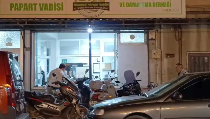 Yerel Kavgada Bıçaklar Çekildi: Bir Kişi Ağır Yaralandı