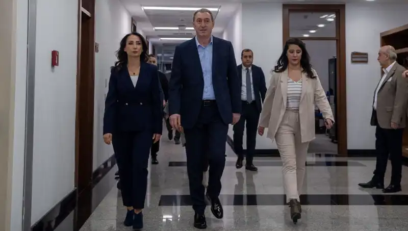 DEM Parti Heyeti, Siyasi Partilerle İkili Görüşmelere Başladı