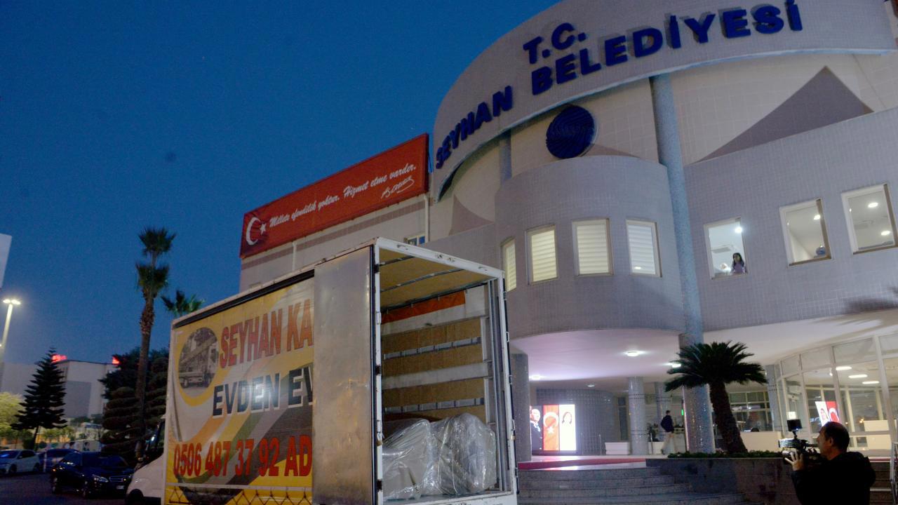 Seyhan Belediyesine Mali Sorunlar: Haciz Kararı Alındı