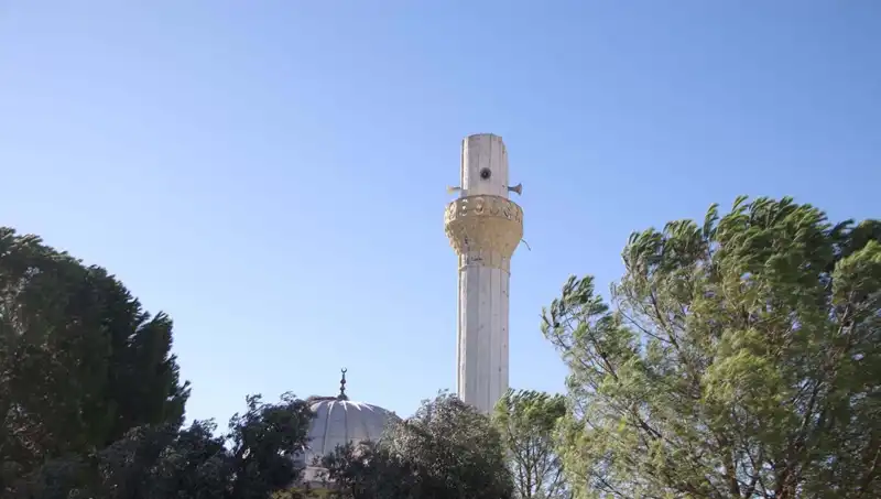 Muğla'da Şiddetli Fırtına: Minare Külahı ile Çatıları Uçurdu!