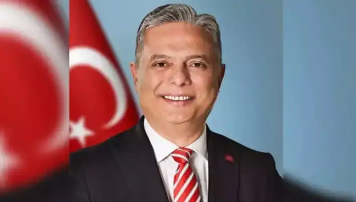 CHP Genel Başkan Adayı Ümit Uysal: Siyasi Kariyerine Derin Bir Bakış