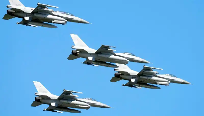 ABD'nin F-16 Planı: Ukraynalı Pilotlar için 310 Milyon Dolarlık Eğitim Süreci
