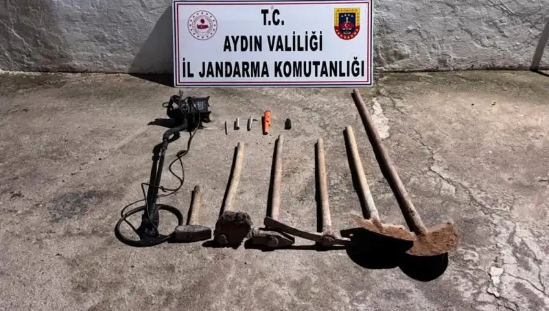 Aydın’da Kaçak Kazıya Suçüstü: Tarihi Eserler Kurtarıldı