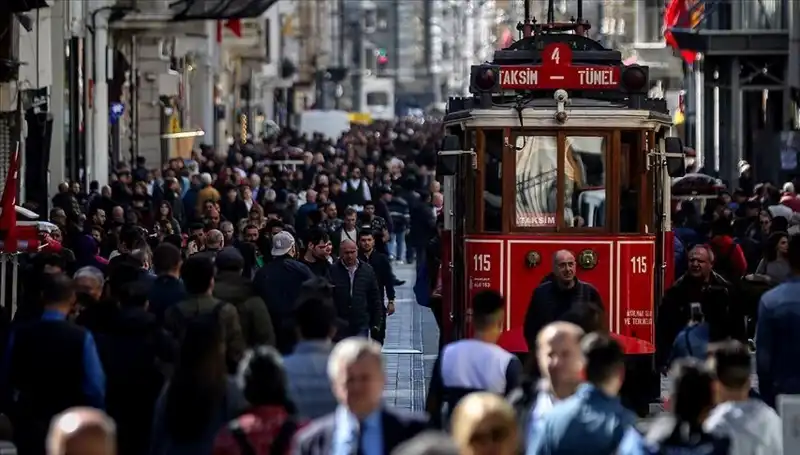 Türkiye Nüfusu Rekor Hızla Büyüyor: 2023 Verileri Ne Anlama Geliyor?