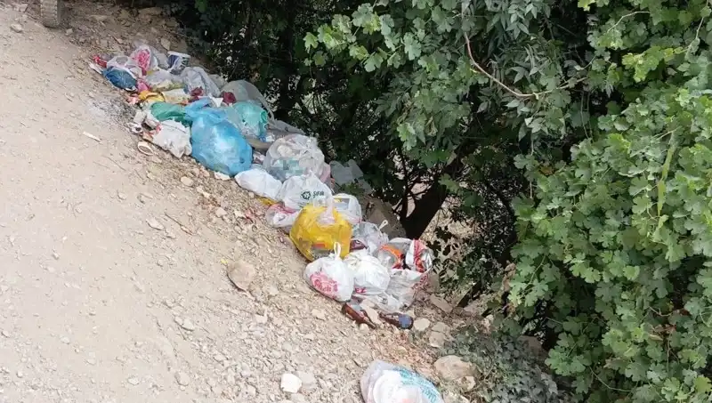Kato Dağı’ndaki Kaval Şelalesi’nde Çöp Sorunu, Doğa Severleri Birleştiriyor
