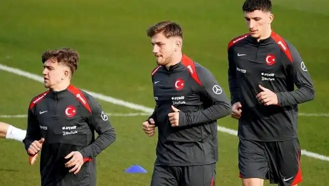 Fenerbahçe ile Anılan Yıldız Futbolcu, Galatasaray İle Sözleşme İmzaladı