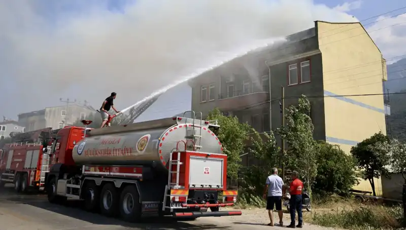 Çatı Katı Yangını: Yangın Asansörü Saniyelerle Kurtardı!