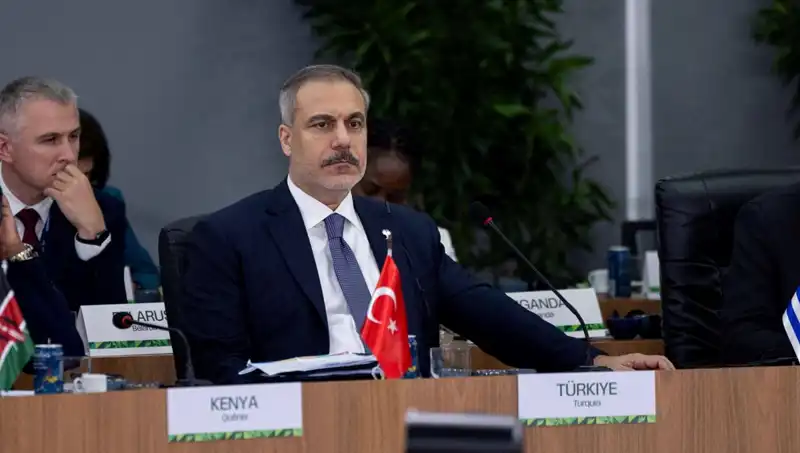 BRICS Zirvesi'nde Bakan Fidan, Yapay Zeka Uyarısında Bulundu