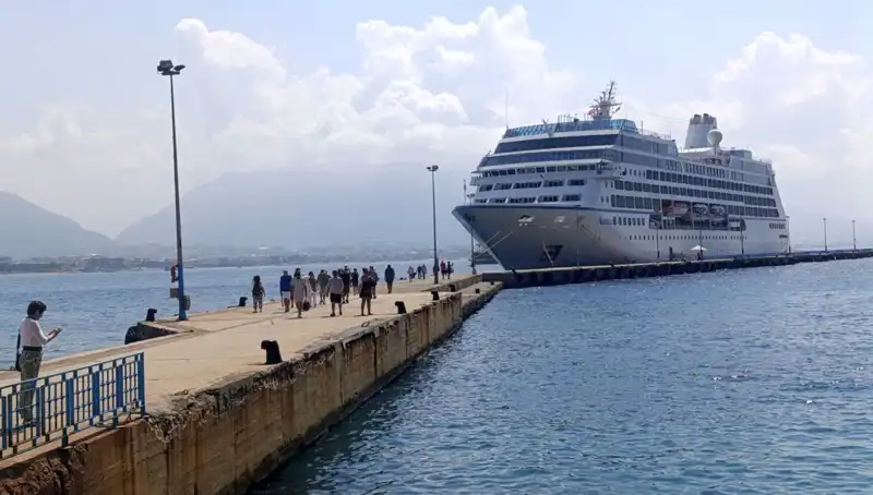 ABD'li Turistler Alanya'ya Kruvaziyer ile Geldi, Eğlence Dolu Anlar Yaşandı