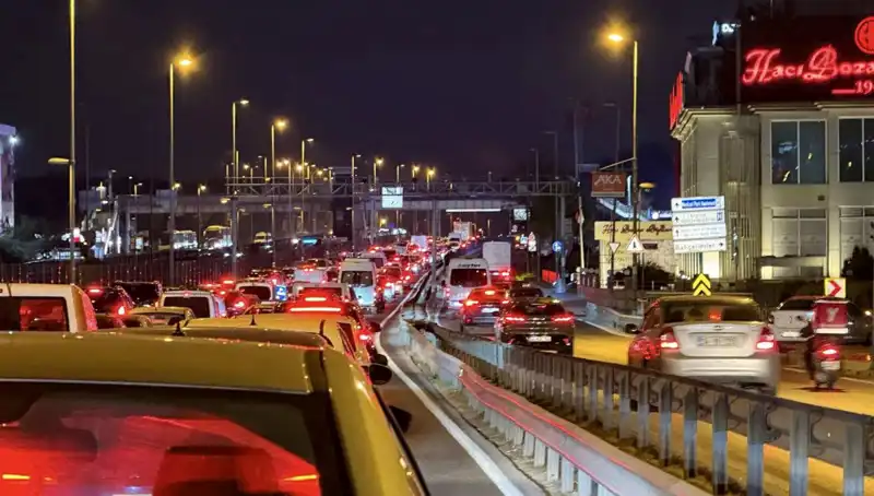 Yenibosna Metrobüs Yaya Üst Geçidi İçin Heyecan Verici Gelişmeler