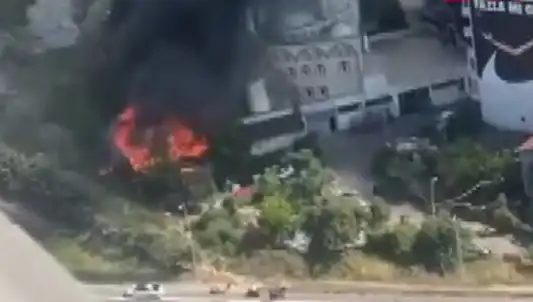 Kağıthane'de Yangın Paniği: Dumanlar Gökyüzünü Kırmızıya Boyadı
