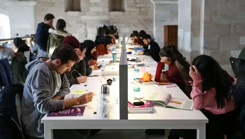 2023-2024 Akademik Yılı İçin Üniversitelerin Başlangıç Tarihleri Açıklandı