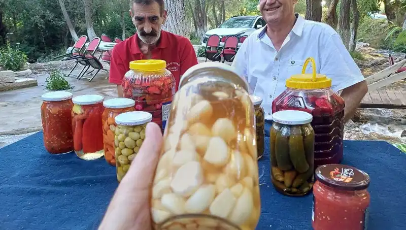Araban Sarımsağı'ndan Eşsiz Turşu: Sağlık ve Lezzetin Buluşması