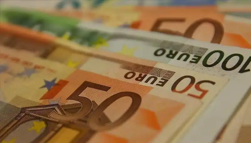 Avrupa Merkez Bankası Kararları Euro’yu Zirveden Aşağıya Sürdü