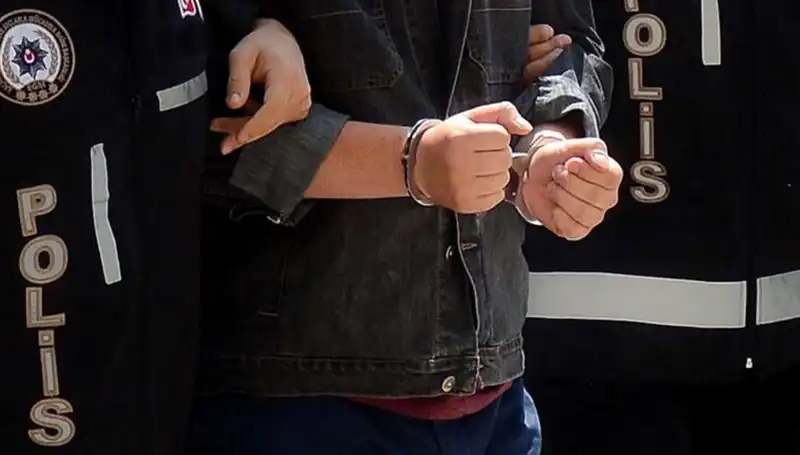Kayseri'de Yasa Dışı Silah Ticareti: İki Zanlı Çökertildi