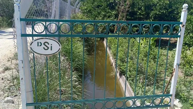 Hatay'da Küçük Bir Çocuğun Sulama Kanalında Bulunan Cansız Bedeni İkisi İçin Derin Bir Üzüntü Kaynağı Oldu
